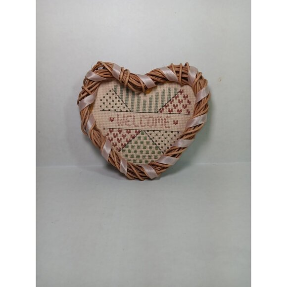 Vtg Hand Made Wicker Heart Embroidered Welcome Wall Hanging Country Cottagecore - Picture 1 of 5